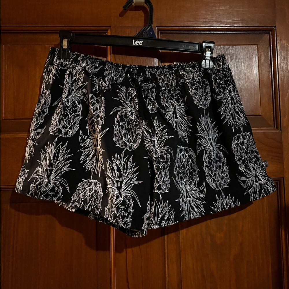 Lauren James Women's Black Pineapple Print Athletic Shorts